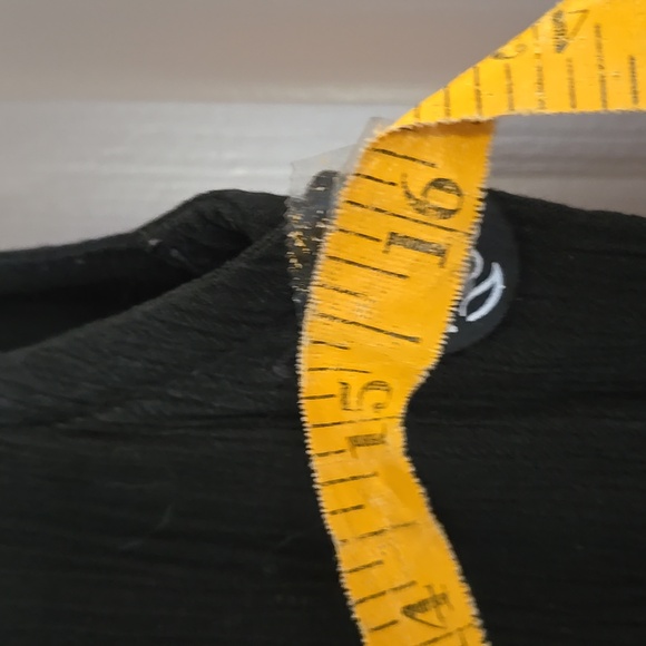 Long gauzy crinkle look, black lightweight, Long sheath Dress, white embroidery - Picture 8 of 13